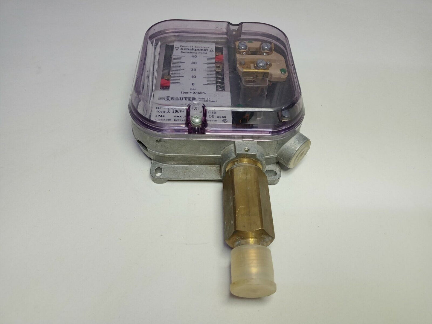 Sauter DFC17B 98 F001 Heavy duty Pressure switch - NEW