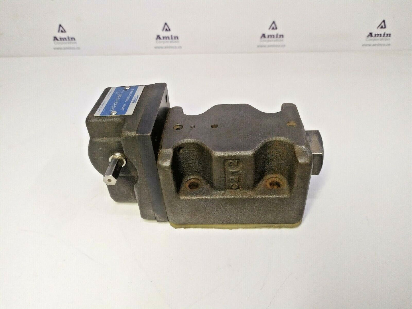 Yuken DMG-03-3C4-5072 Directional valve - NEW
