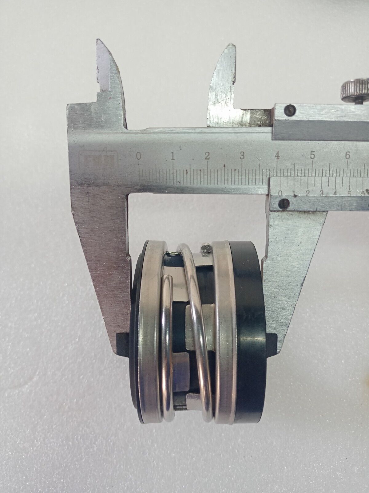 John Crane int. Type 2100 Heavy duty Elastomer bellow Mechanical seal 50 mm