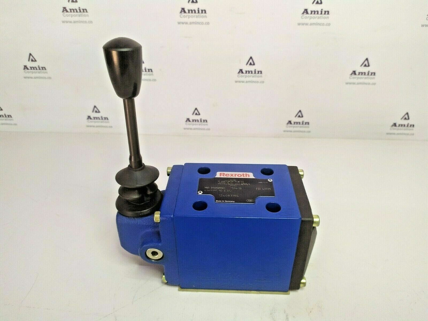 REXROTH 4WMM 10 E31 Directional control valve MNR R900589983 - NEW