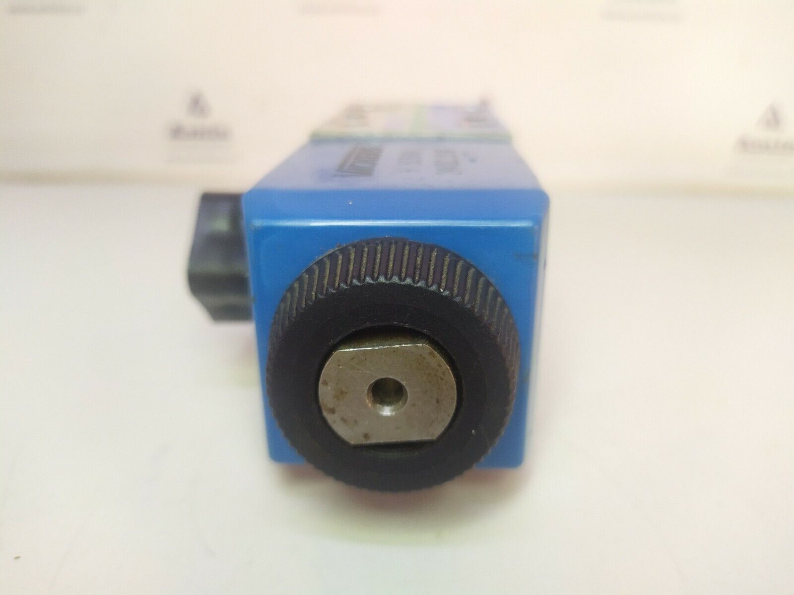 Vickers DG4V-3S-2A-M-U-H5-60 Directional Control valve