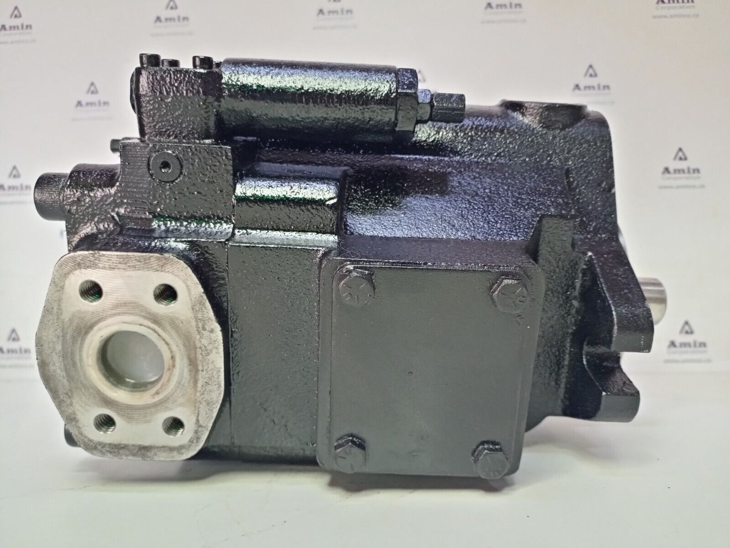 Parker PVP4836C2R210 Variable volume Piston pump 48 cc/rev. parker Piston pump