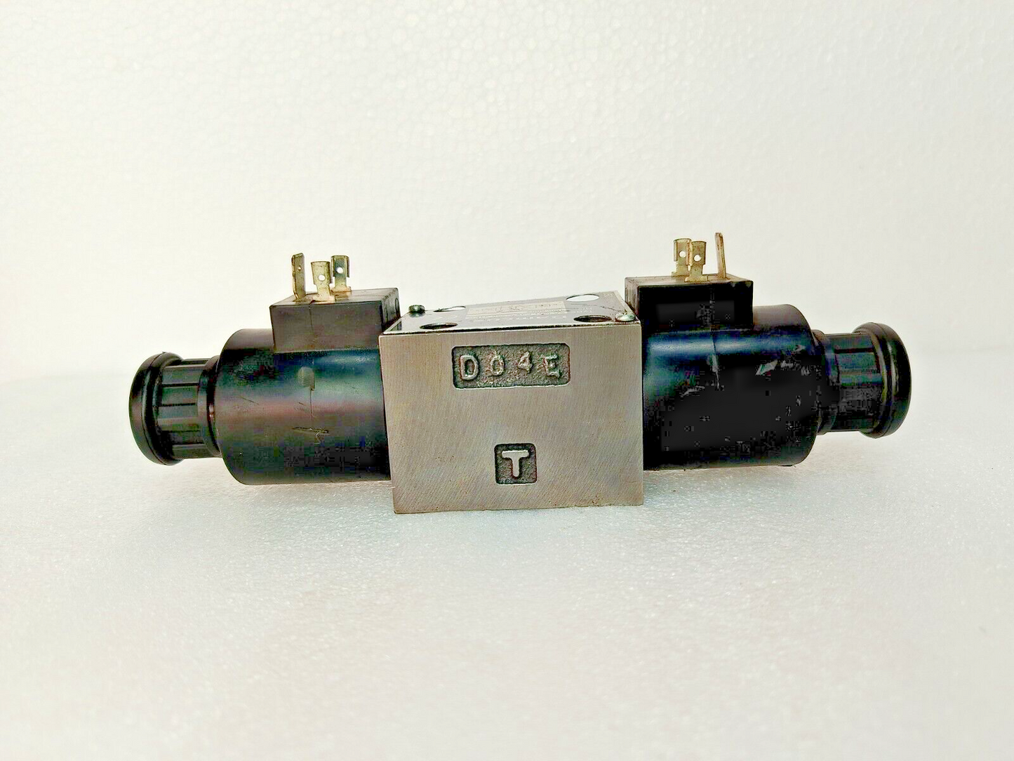 Damcos SA-G01-E3X-C230-31ES Directional control valve 160L8052