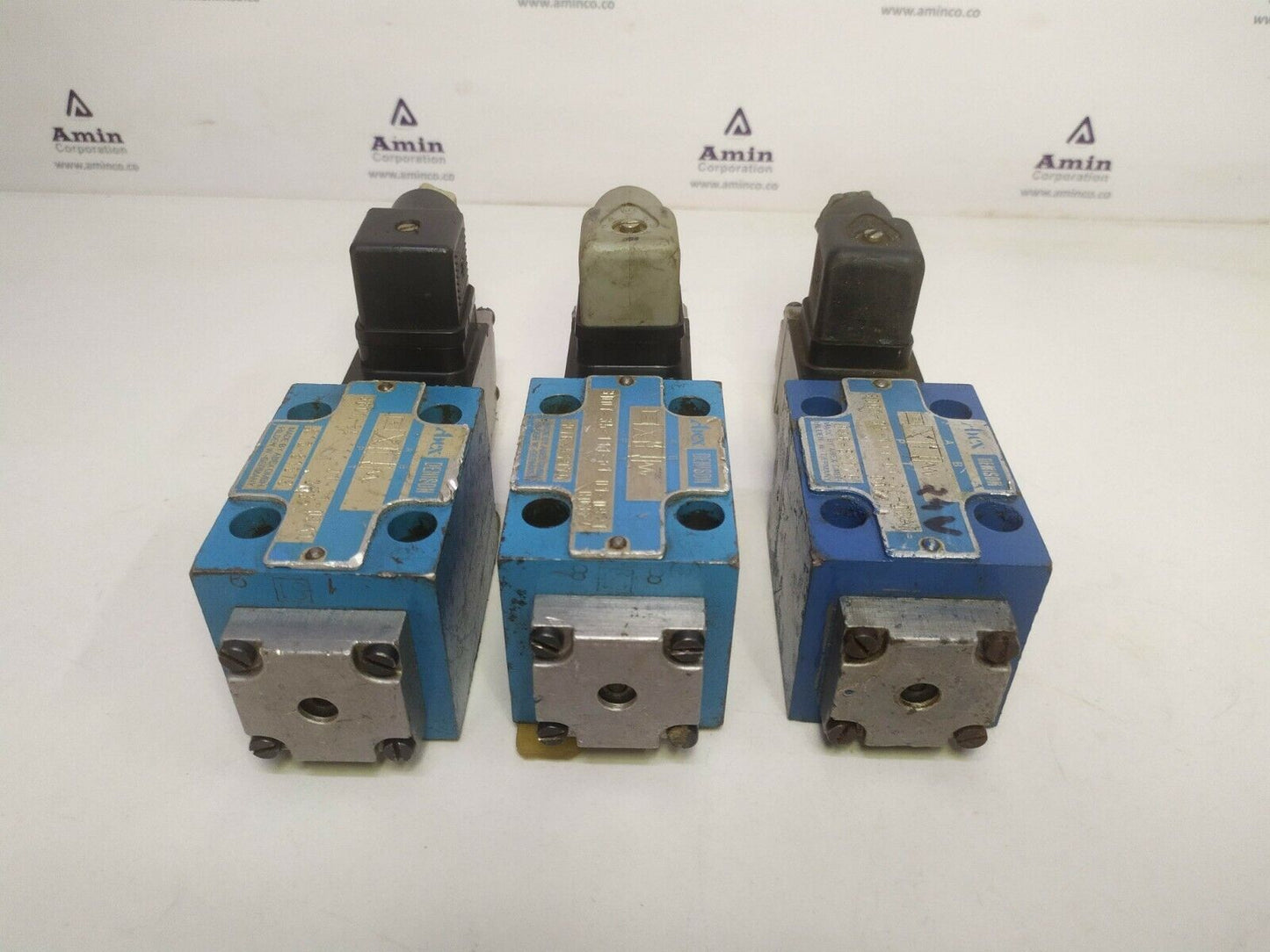 Abex Denison 3D01-35-111-01-01-00A1-00327 Directional control valve