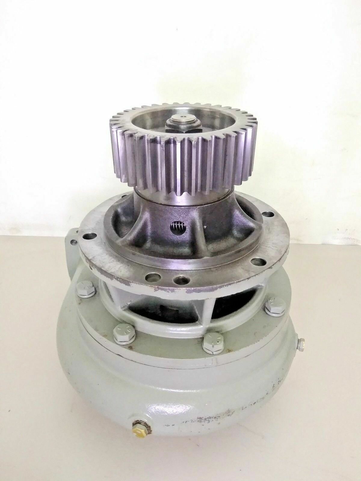 EMD 40125013 CENTRIFUGAL WATER PUMP