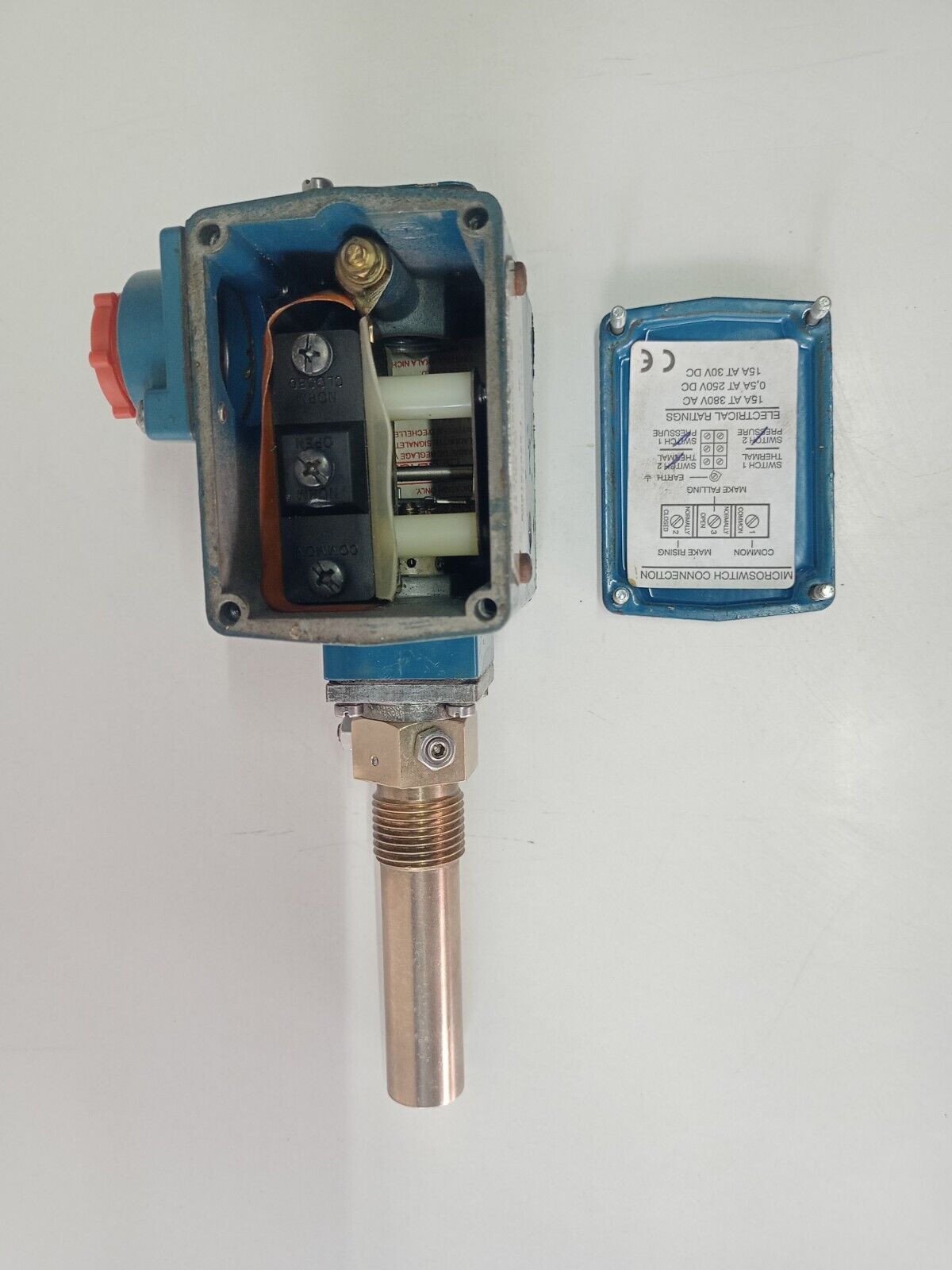 Amot Controls Model 4140 Temperature Switch 4140DR1H00CE4-EE Range:83-104°C- NEW