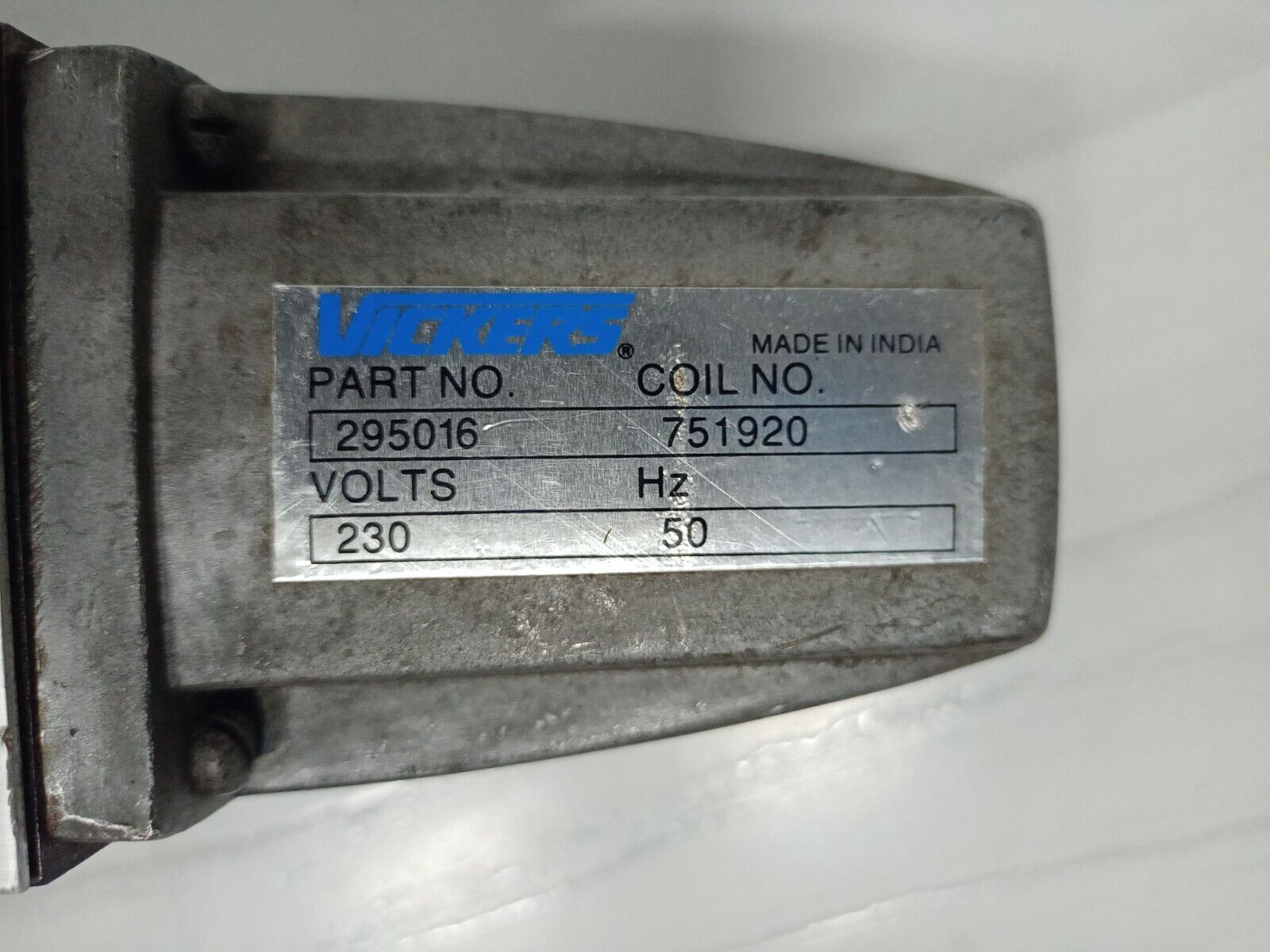 Vickers DG4S4-012C-230AC-50-50 Solenoid Directional control valve
