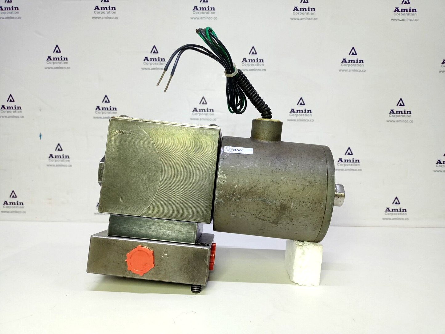 Parker D3W1KNJEU Directional control valve 24VDC, 1.5 AMPS