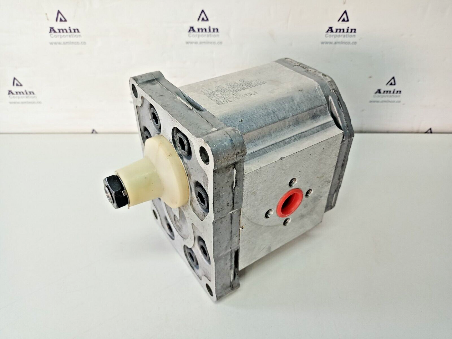 Sauer Danfoss SNP3NN/033RN01BA Hydraulic gear pump 111.25.024.0C - NEW