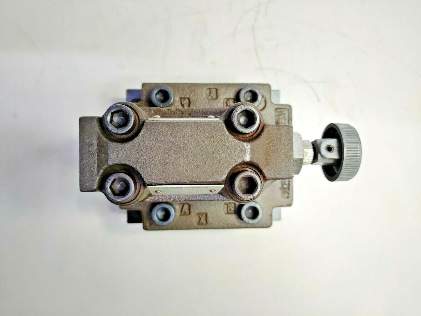 Denison Hydraulics R4V06-533-10-A1 Pressure Relief valve S26-34680-0 - NEW