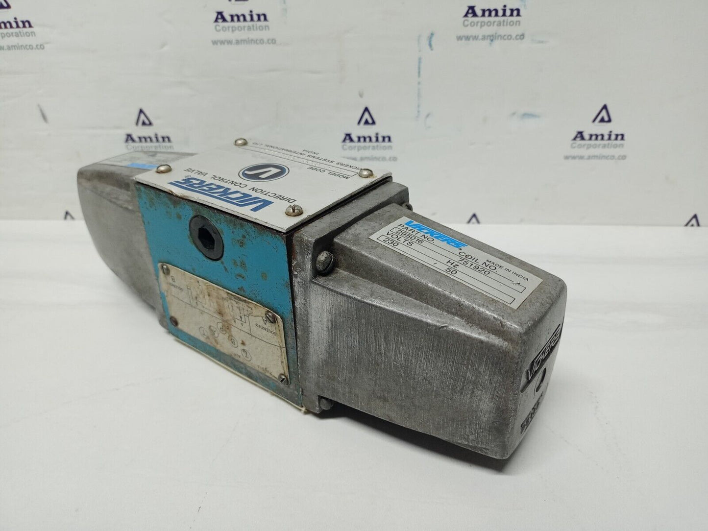 Vickers DG4S4-012C-230AC-50-50 Solenoid Directional control valve