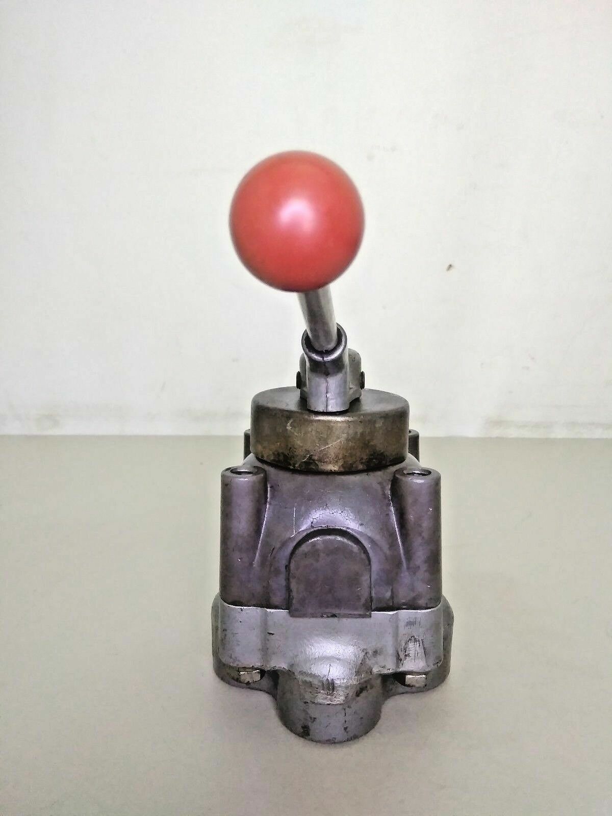 BARKSDALE VALVE 6943S3AC3-MC-J Pressure 2400 PSI - NEW