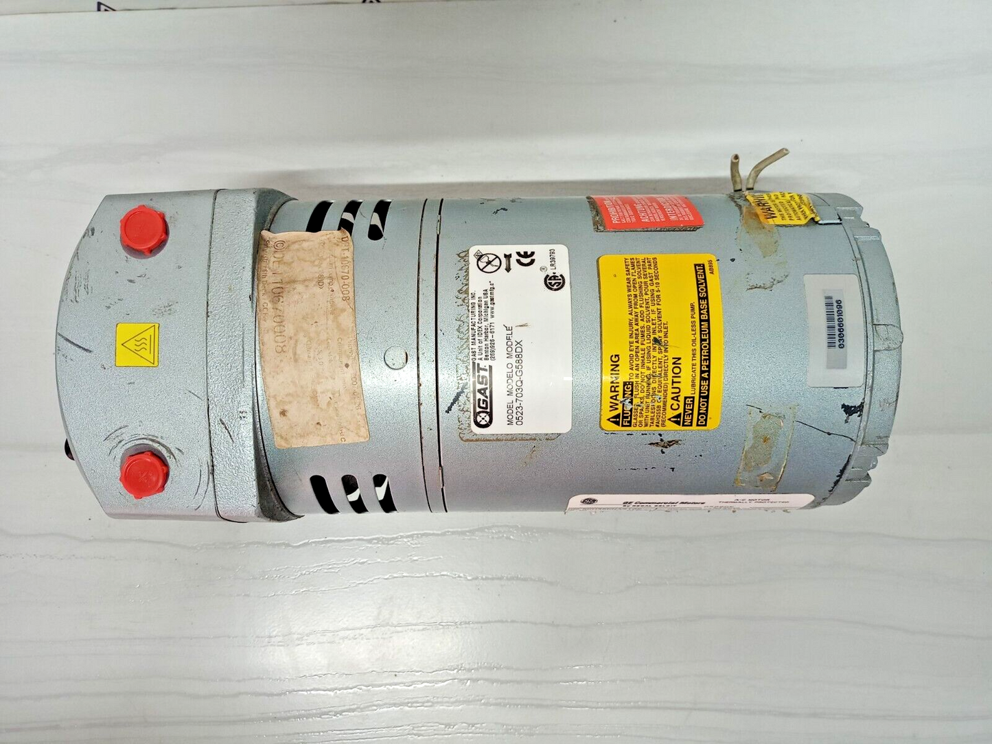 Gast 0523-703Q-G588DX Rotary vane Vacuum pump 1/4 hp, 100-115/220-230V