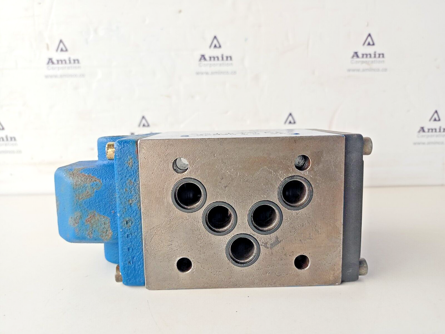 REXROTH 4WMM 10 C31 Directional control valve MNR R900597811 - NEW