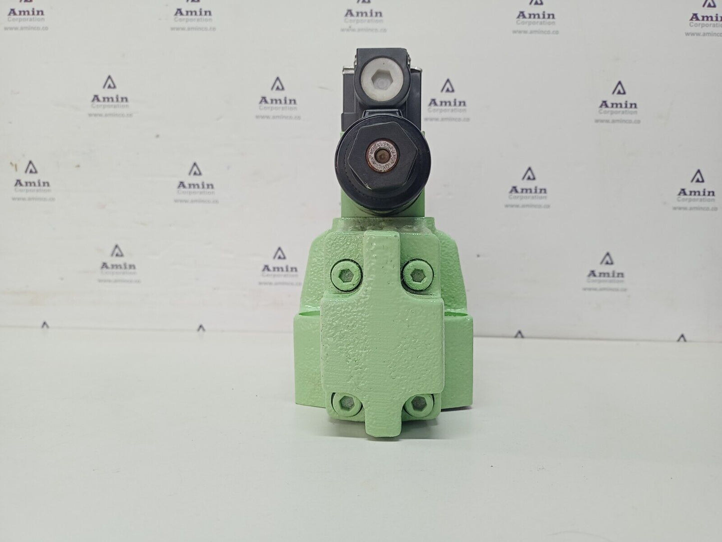 Kawasaki DEH16P-30-220-2WD24AL Directional control valve
