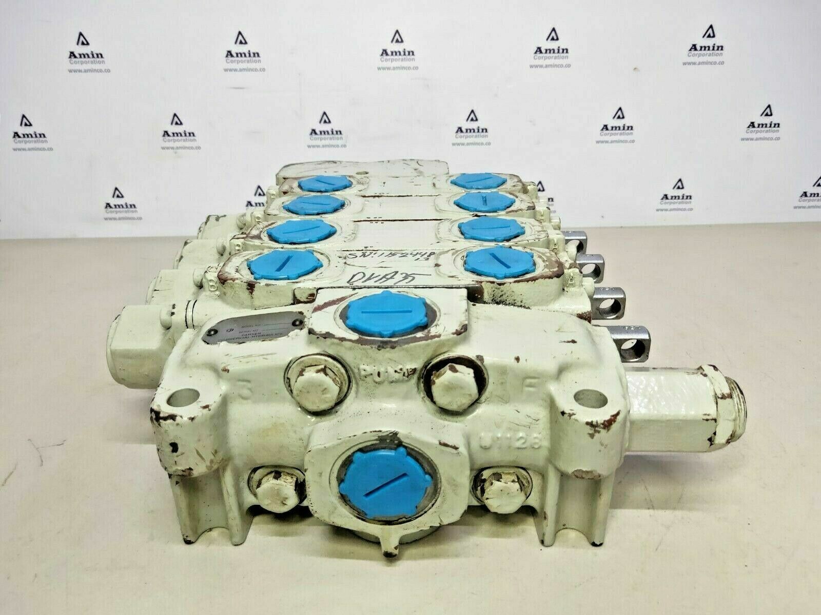 Parker Commercial hydraulics DVA35 Hydraulic control valve S/n: 115244813