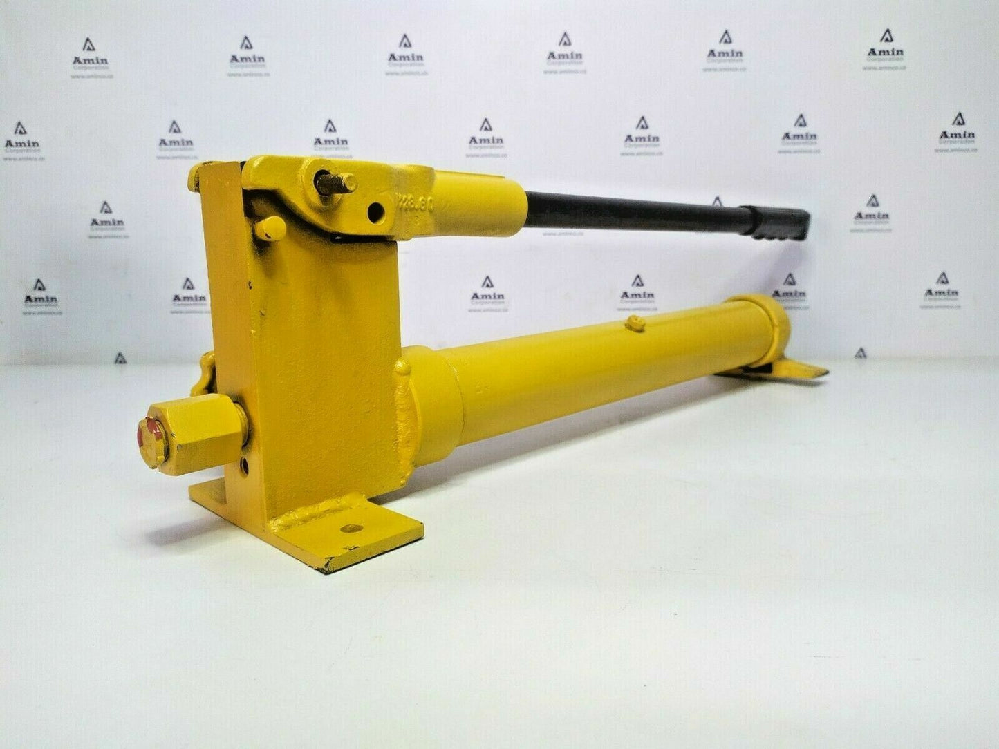 Enerpac P228 Hydraulic Hand Pump Capacity: 2800 bar max. - FREE SHIPPING