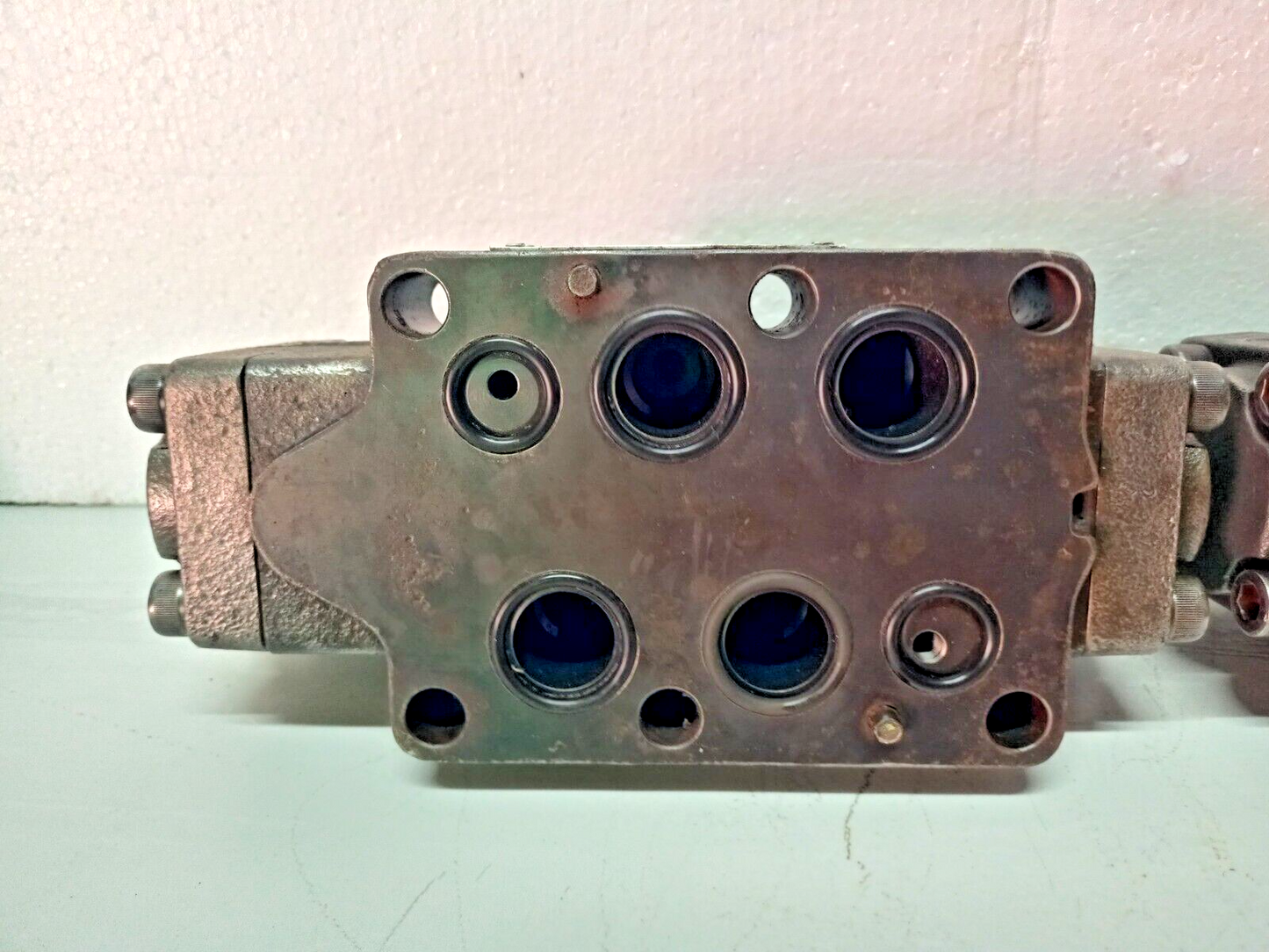 Eaton-Vickers DG5S-8-6C-T-M-X2-ER4-30 Directional control valve - NEW