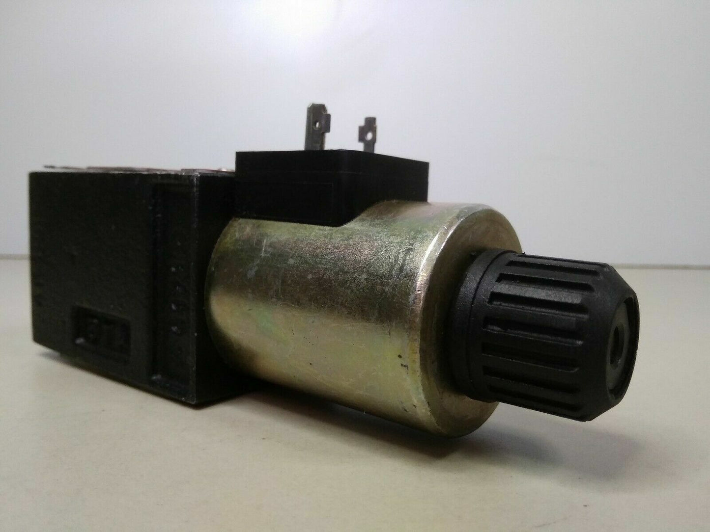 Macgregor MCG-LCH/SV 4/2-1-24V=-E01-M01 Directional control Valve - NEW