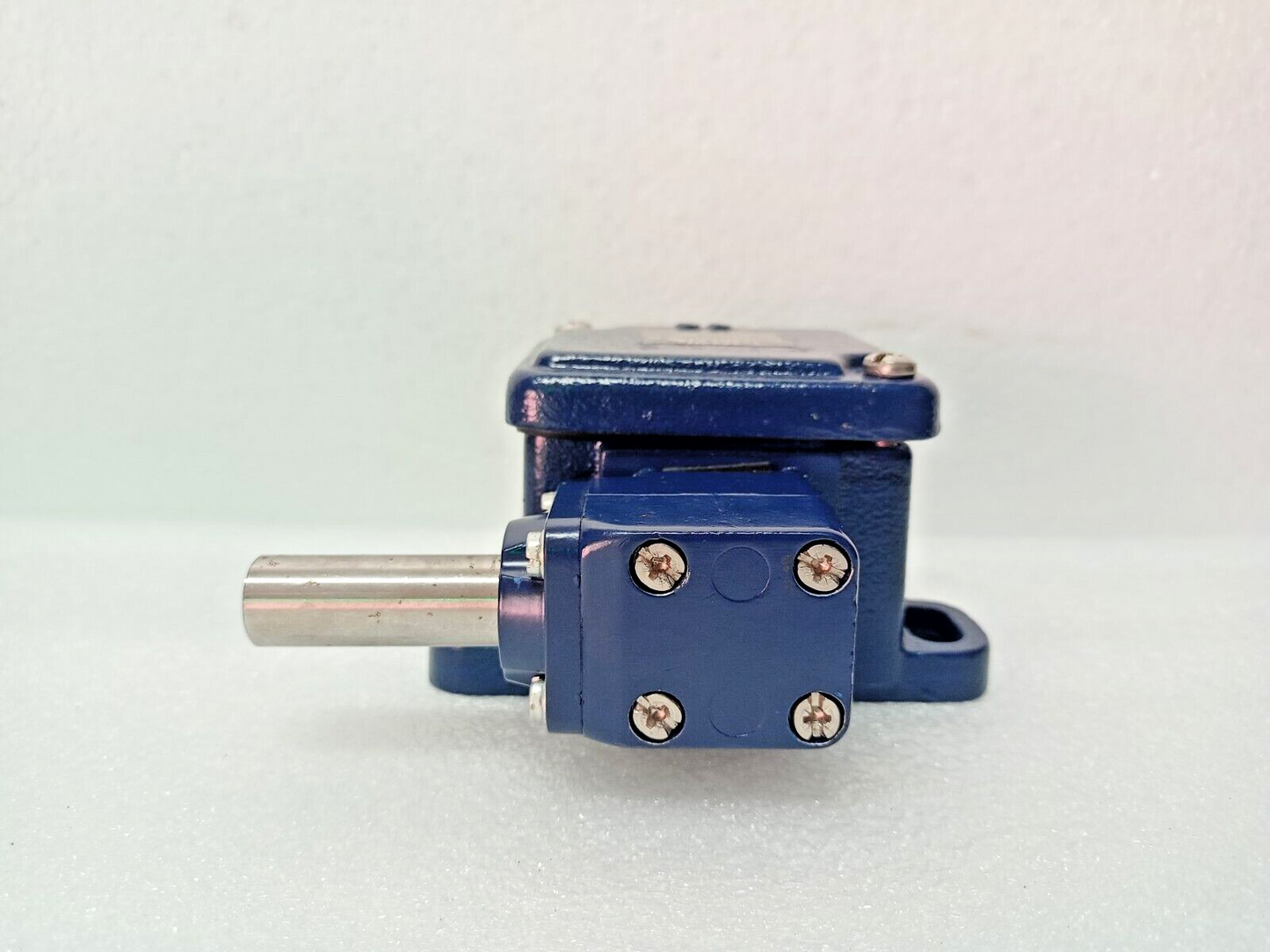 SCHMERSAL T.422-01Y-1735/2186, AC-15, Ui 400V, Uimp 6kV Limit Switch - NEW