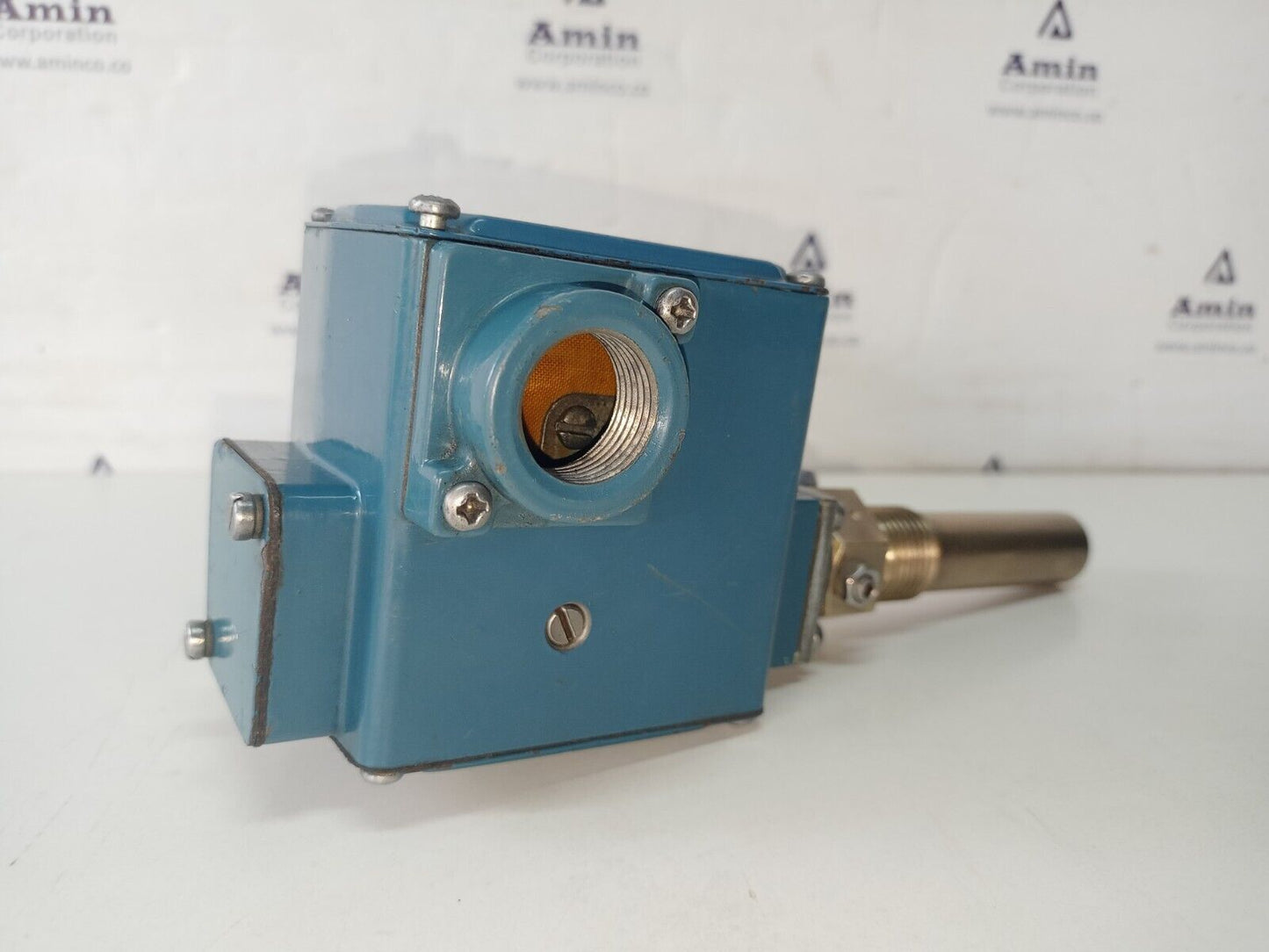 Amot Controls Model 4140 Temperature Switch 4140DR1H00CE4-EE Range:83-104°C- NEW