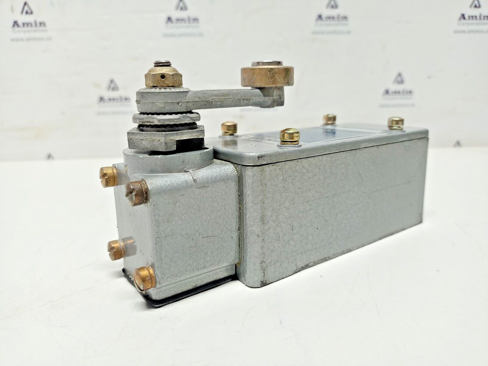 MICRO SWITCH 151ML1 600VAC 10A Honeywell/Micro switch Precision limit switch NEW