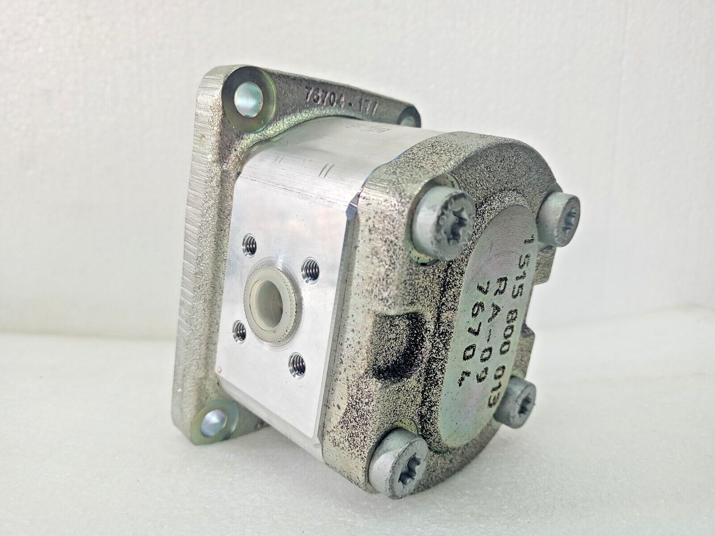 Rexroth 0510 225 006 Hydraulic gear pump 0510225006 - NEW