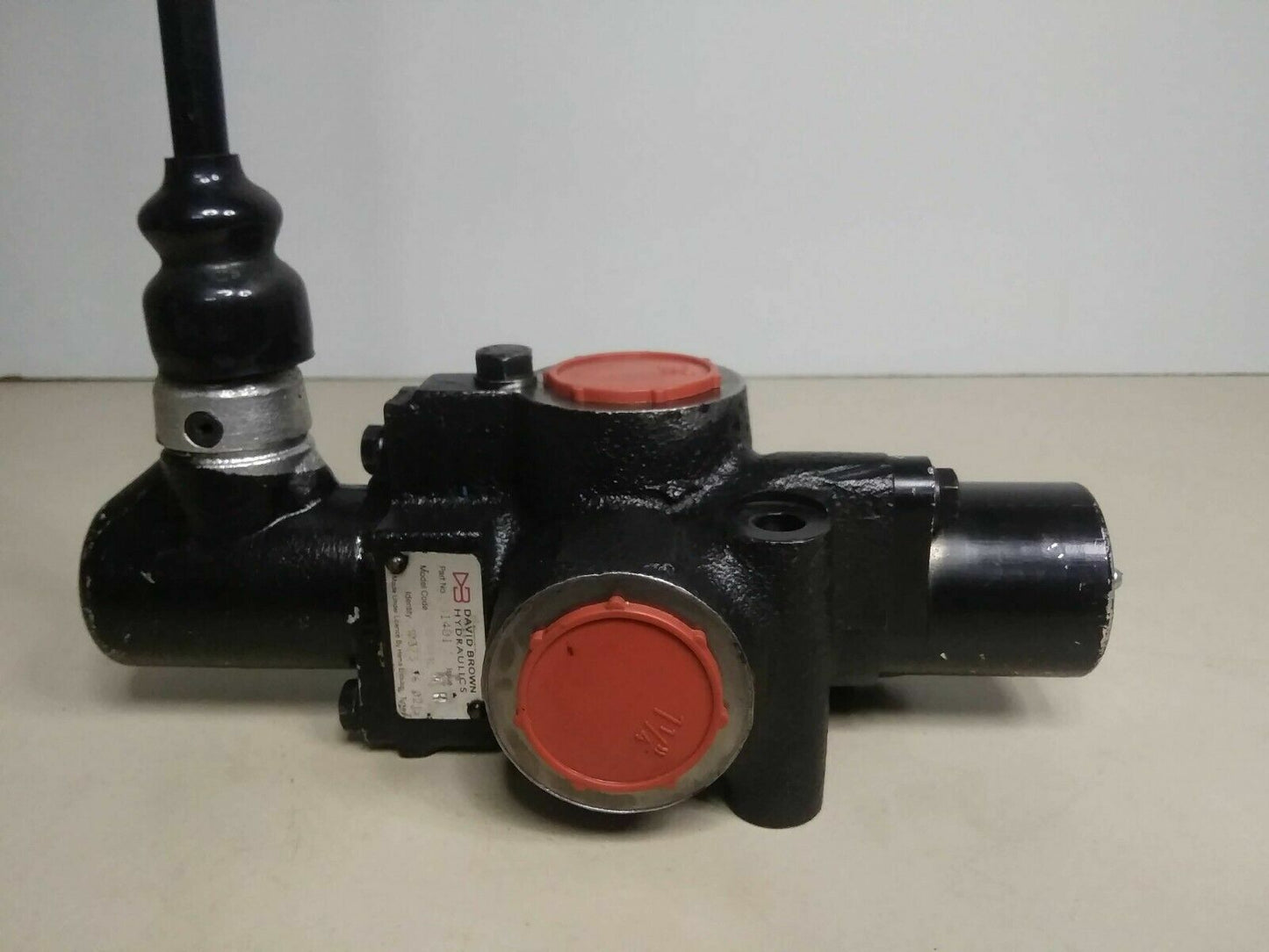 David Brown Hydraulics SSV09X44L Valve Part no.081401 - NEW