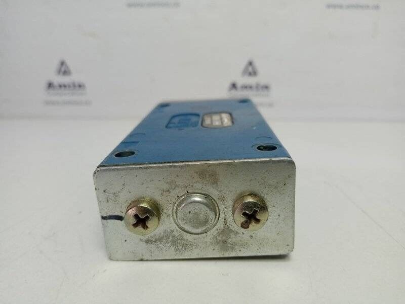 Wabco 5710050510 Pneumatic Directional control Valve - New