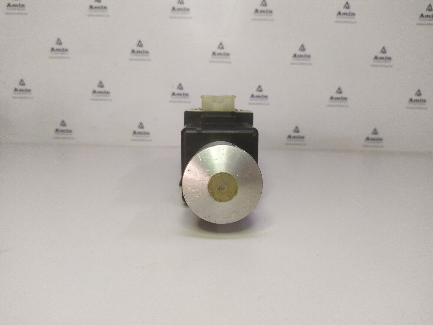 Parker D3W 4 C JJ 23X803 CL Directional control valve