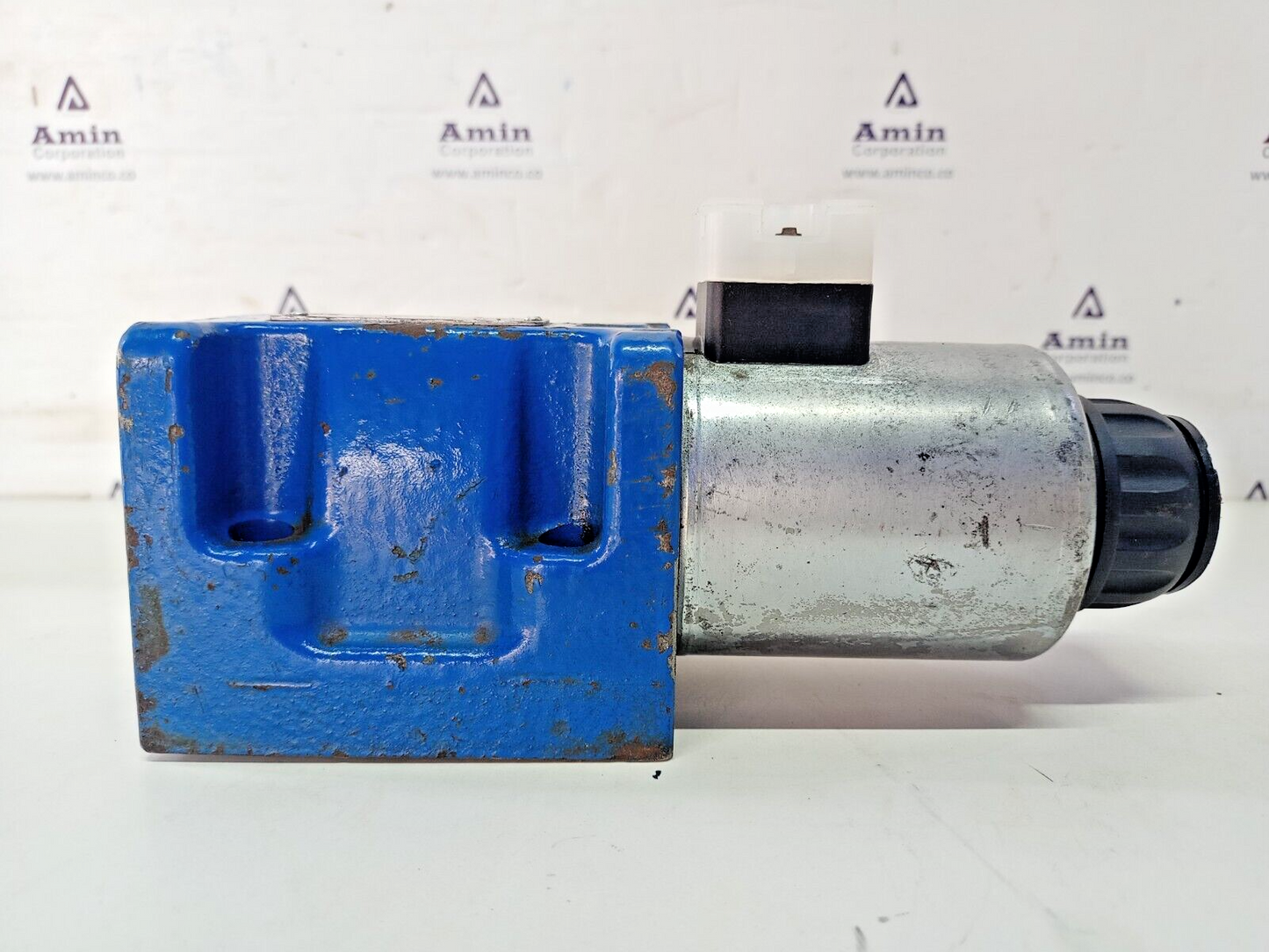 Rexroth 4WE 10 D50/EG24N9K4/M Directional spool valve 4WE10D50/EG24N9K4/M