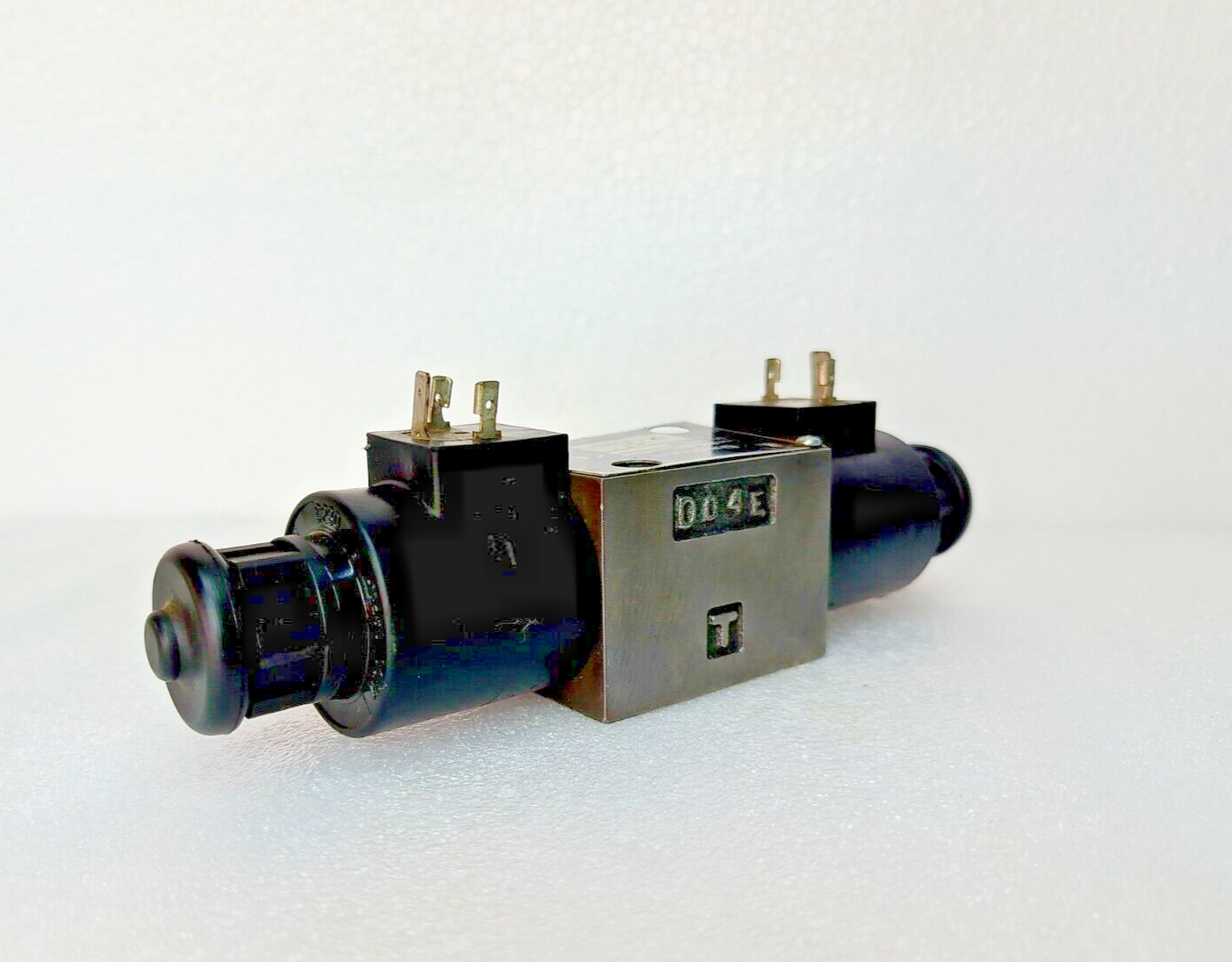 Damcos SA-G01-E3X-C230-31ES Directional control valve 160L8052