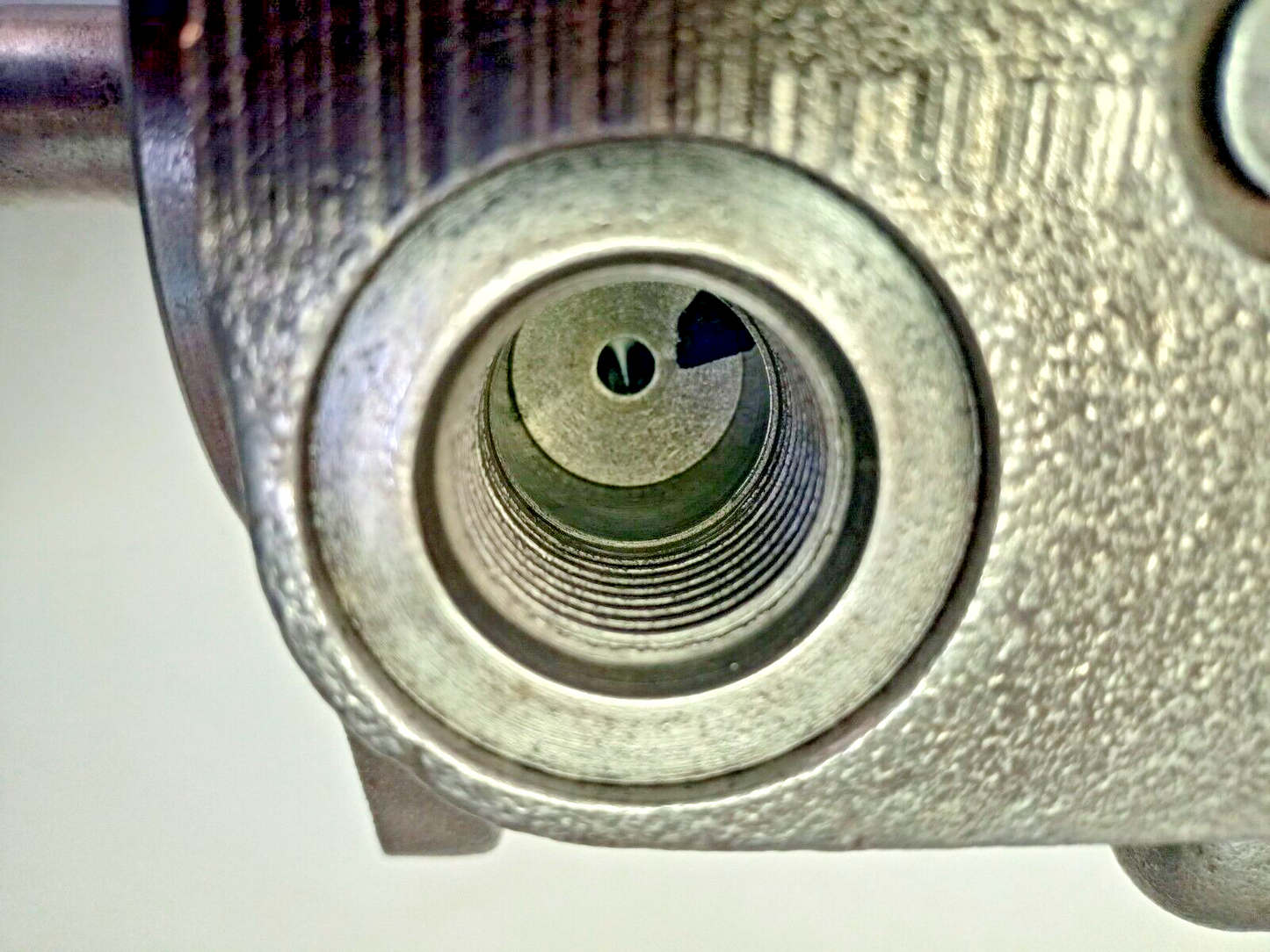 Parker PAVC3392L42A26 Hydraulic Piston pump PAVC33 Series - Refurbished