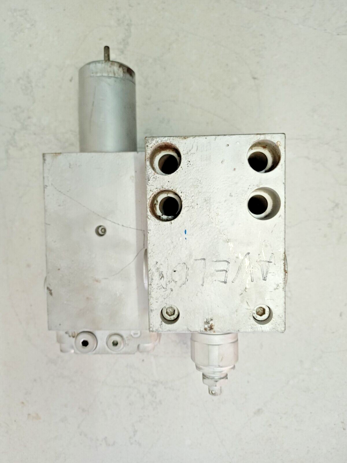 Rexroth DBDS10K18/400 S0 159 08W11 Hydraulic pressure relief valve with block