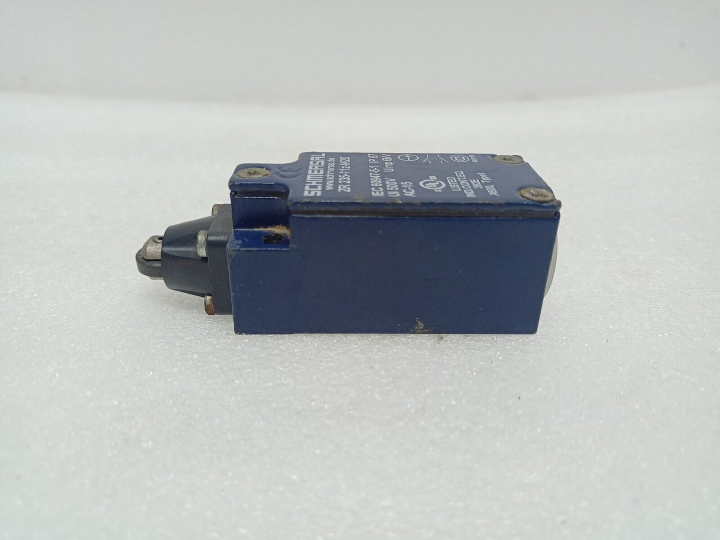 Schmersal ZR 235-11z-M20 Limit Switch - NEW