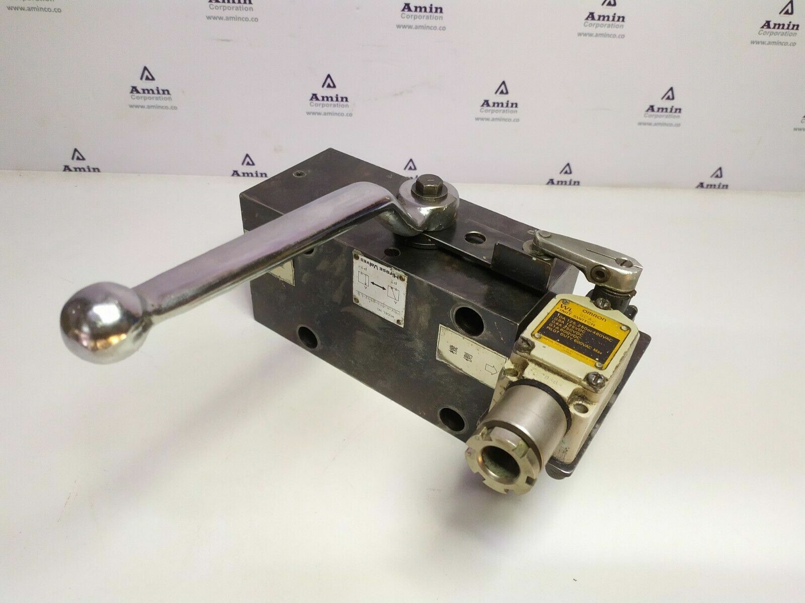 Hirose valve HBV-H-G10-2532-LS with Omron WL GCA2 Limit switch