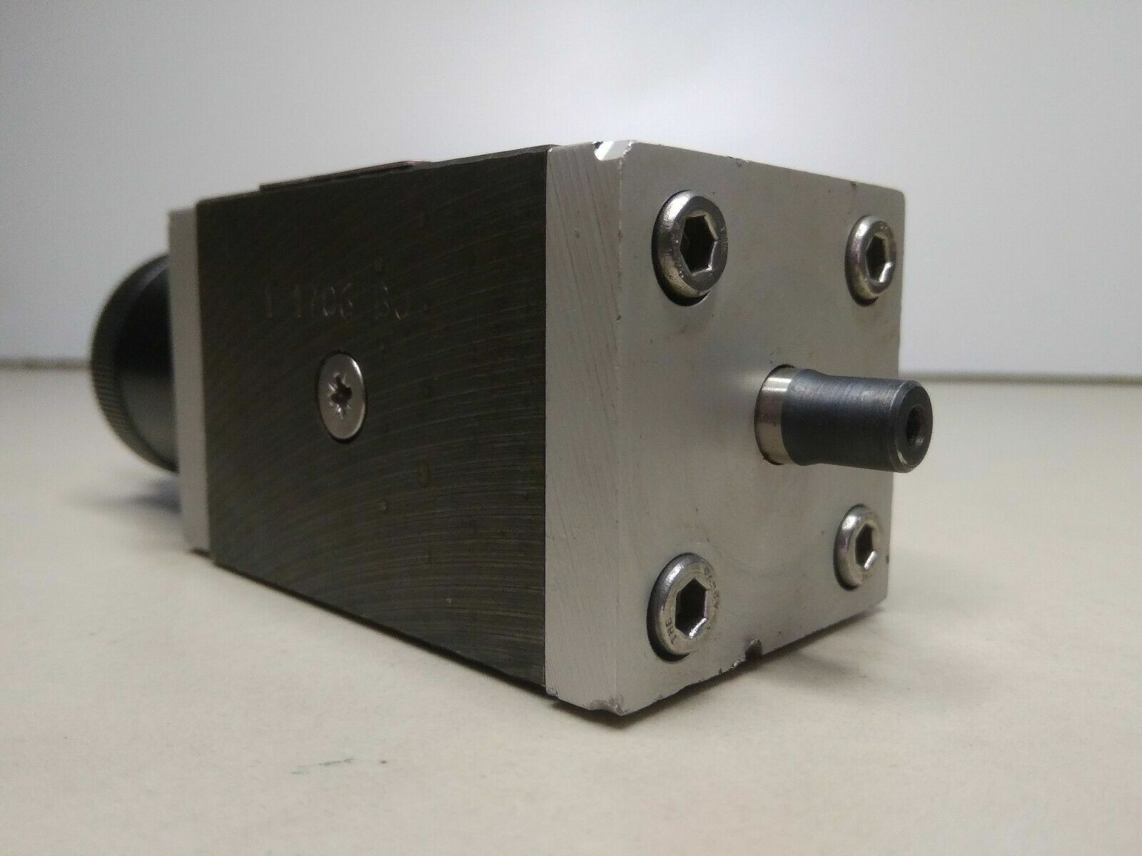 DAMCOS 037-7771 PILOT VALVE Max. working pressure : 105 bar - NEW