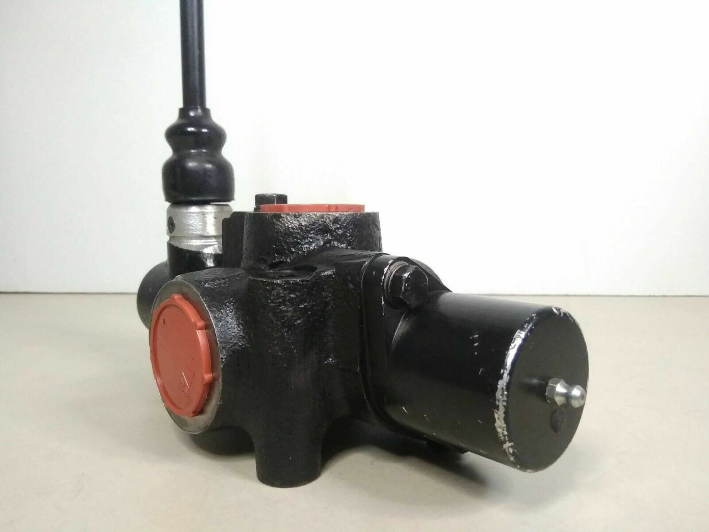 David Brown Hydraulics SSV09X44L Valve Part no.081401 - NEW