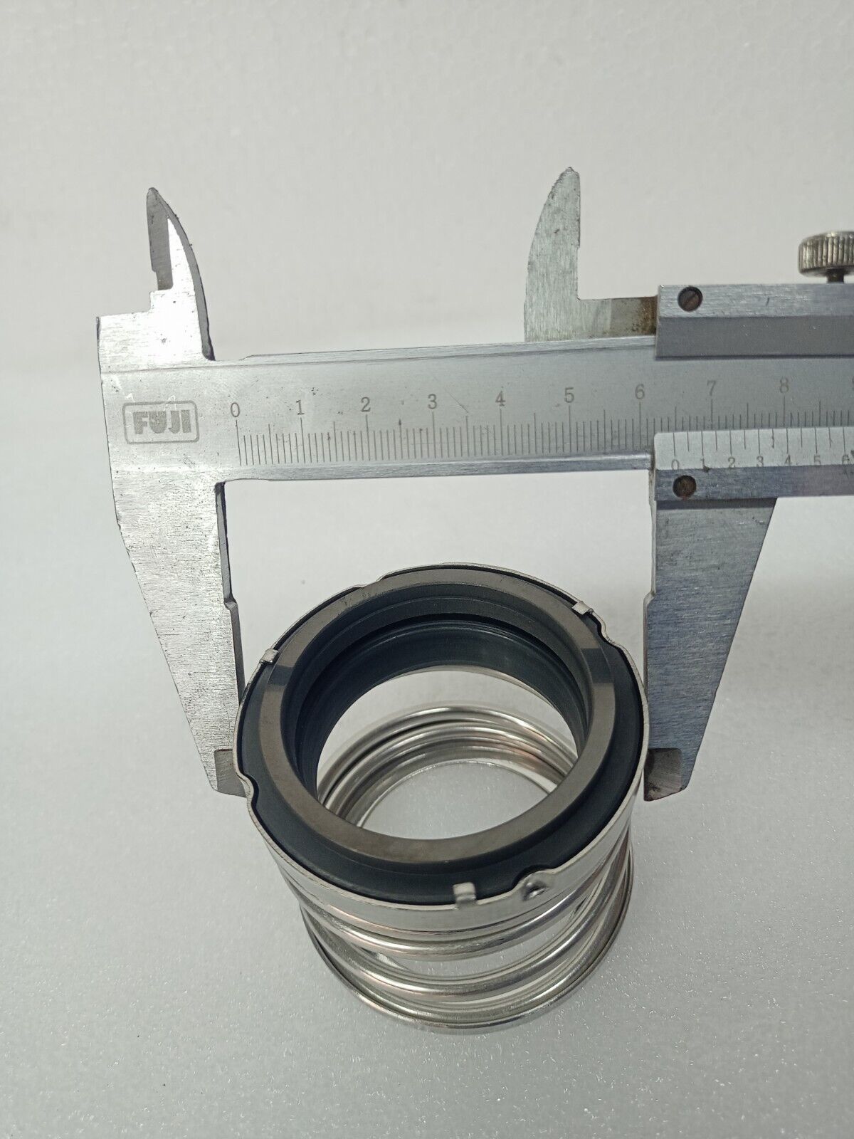 LS Seals LSV11R045 Mechanical seal size: 45mm for Hot water Cir. pump - NEW