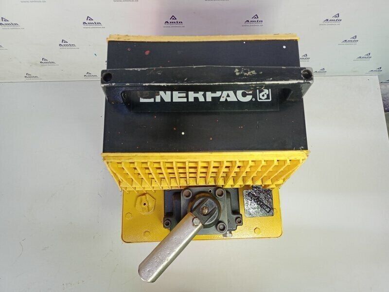 Enerpac PAM-1042 Air hydraulic pump 4/3 manual valve, 700bar/10,000psi - TESTED