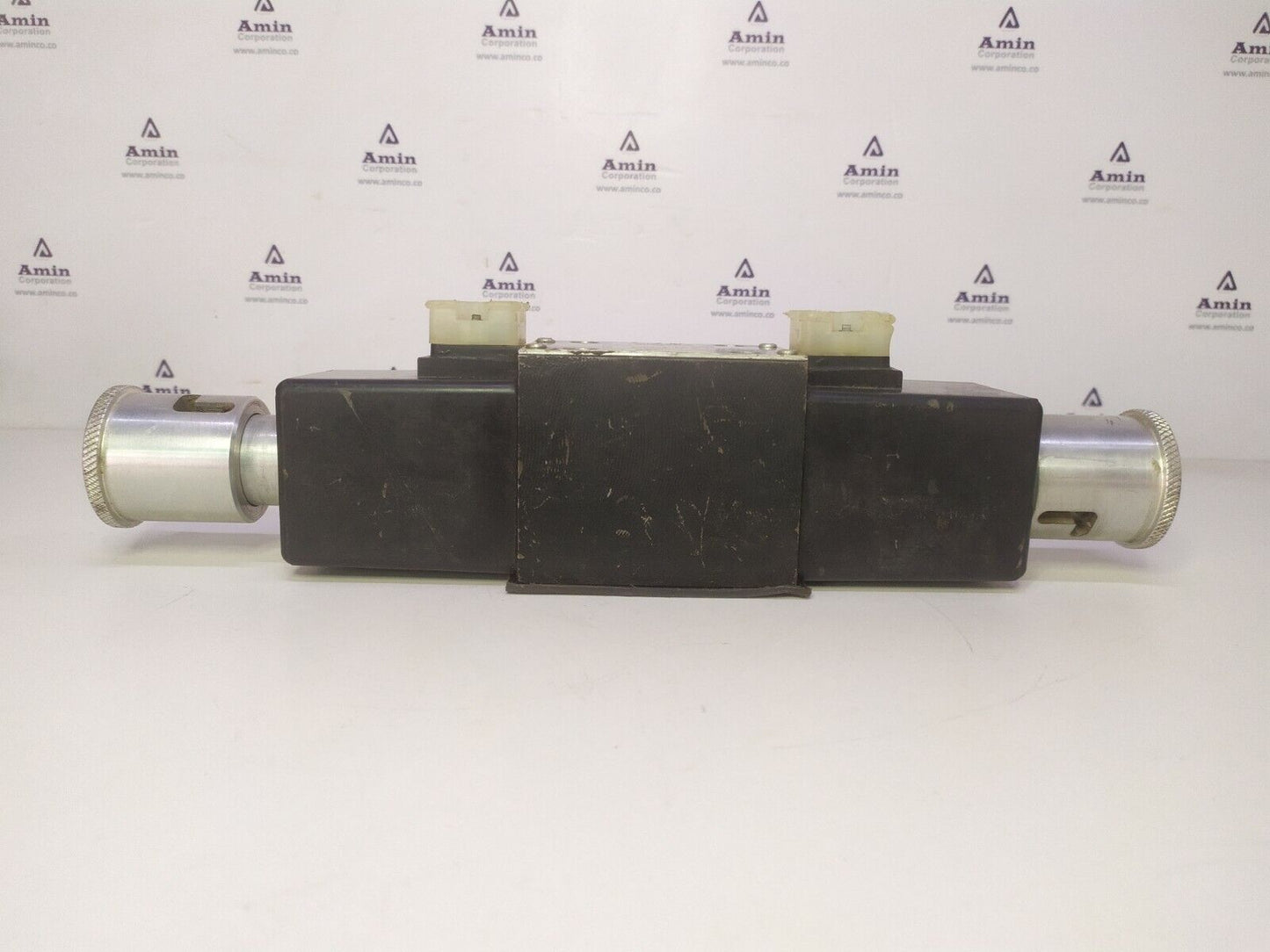 Parker D3W 4 C JJ 23X803 CL Directional control valve