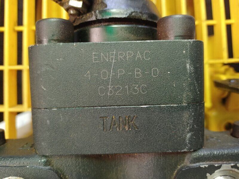 Enerpac PAM-1042 Air hydraulic pump 4/3 manual valve, 700bar/10,000psi - TESTED