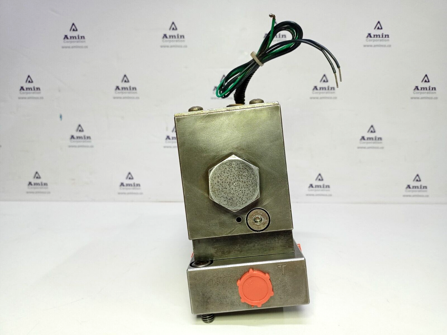 Parker D3W1KNJEU Directional control valve 24VDC, 1.5 AMPS