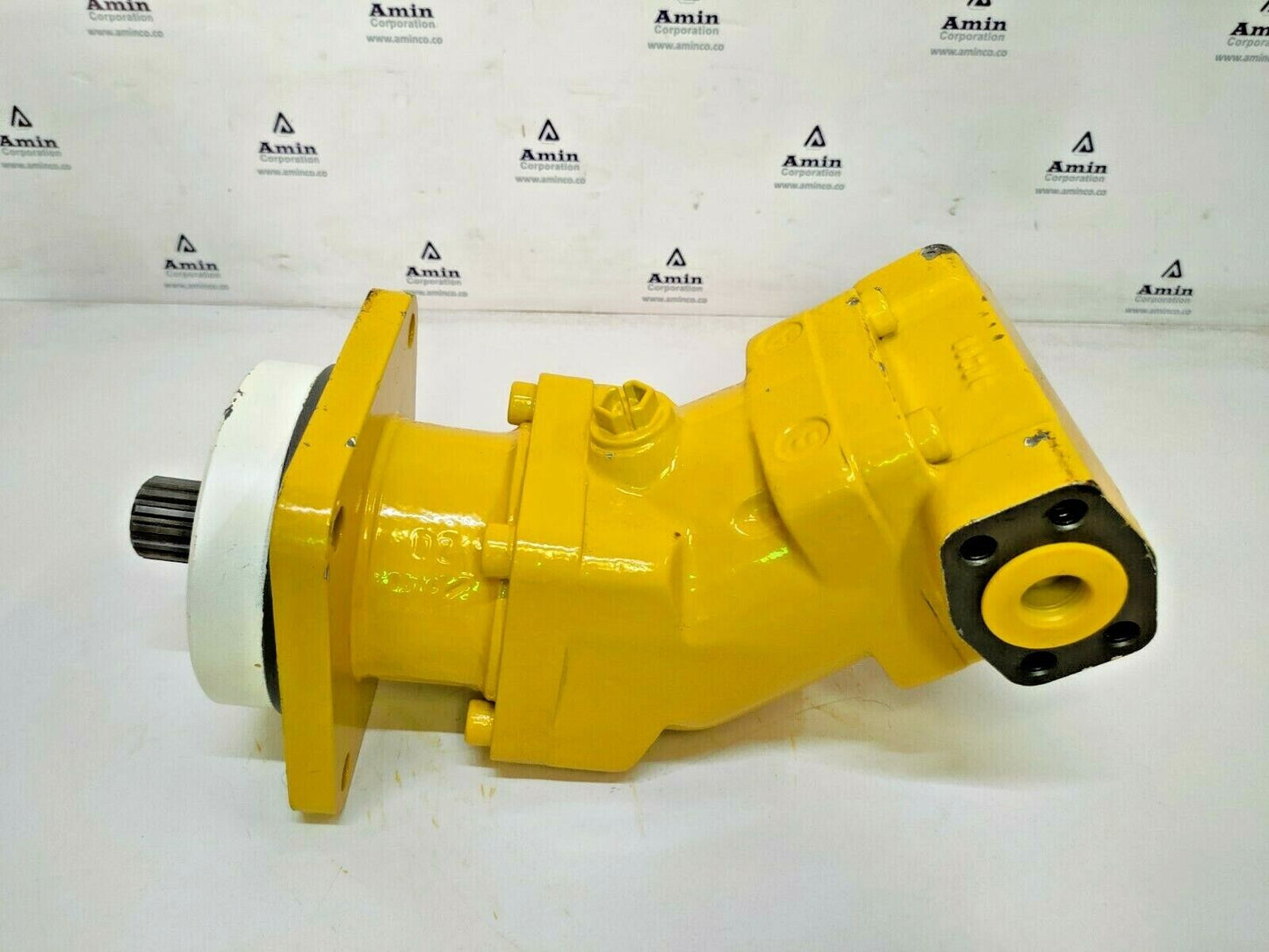 Sunfab SCM-056W-H-I43-W30-R1M-100 Hydraulic Motor - NEW