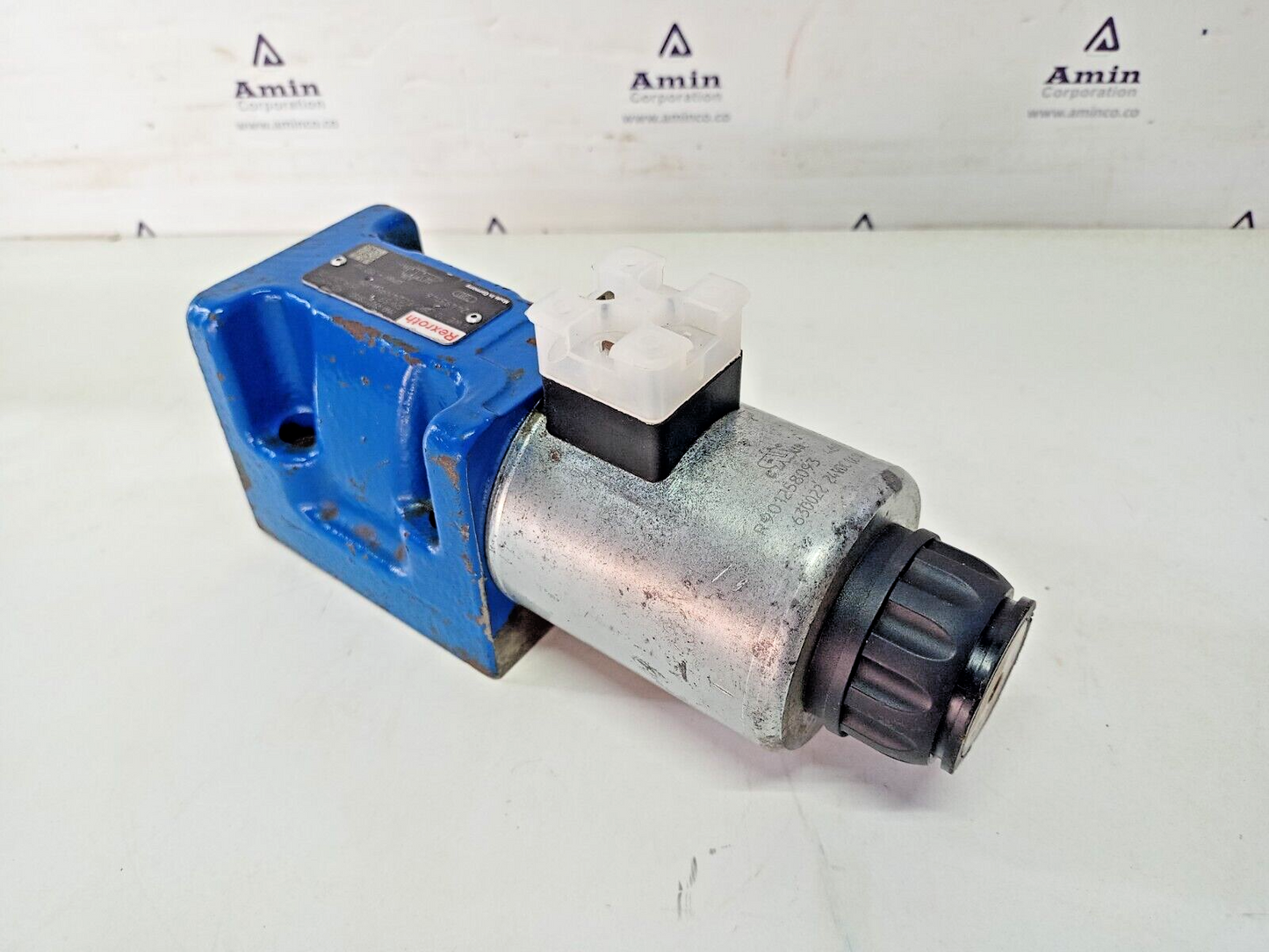 Rexroth 4WE 10 D50/EG24N9K4/M Directional spool valve 4WE10D50/EG24N9K4/M