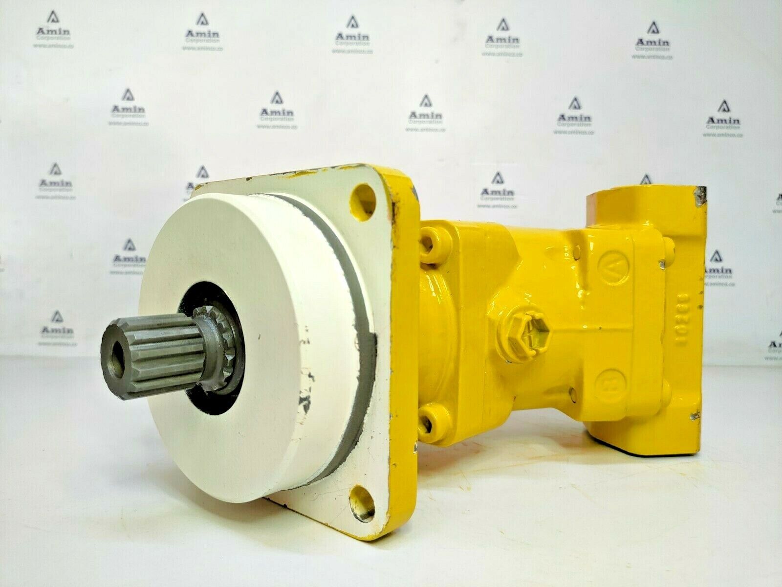 Sunfab SCM-056W-H-I43-W30-R1M-100 Hydraulic Motor - NEW