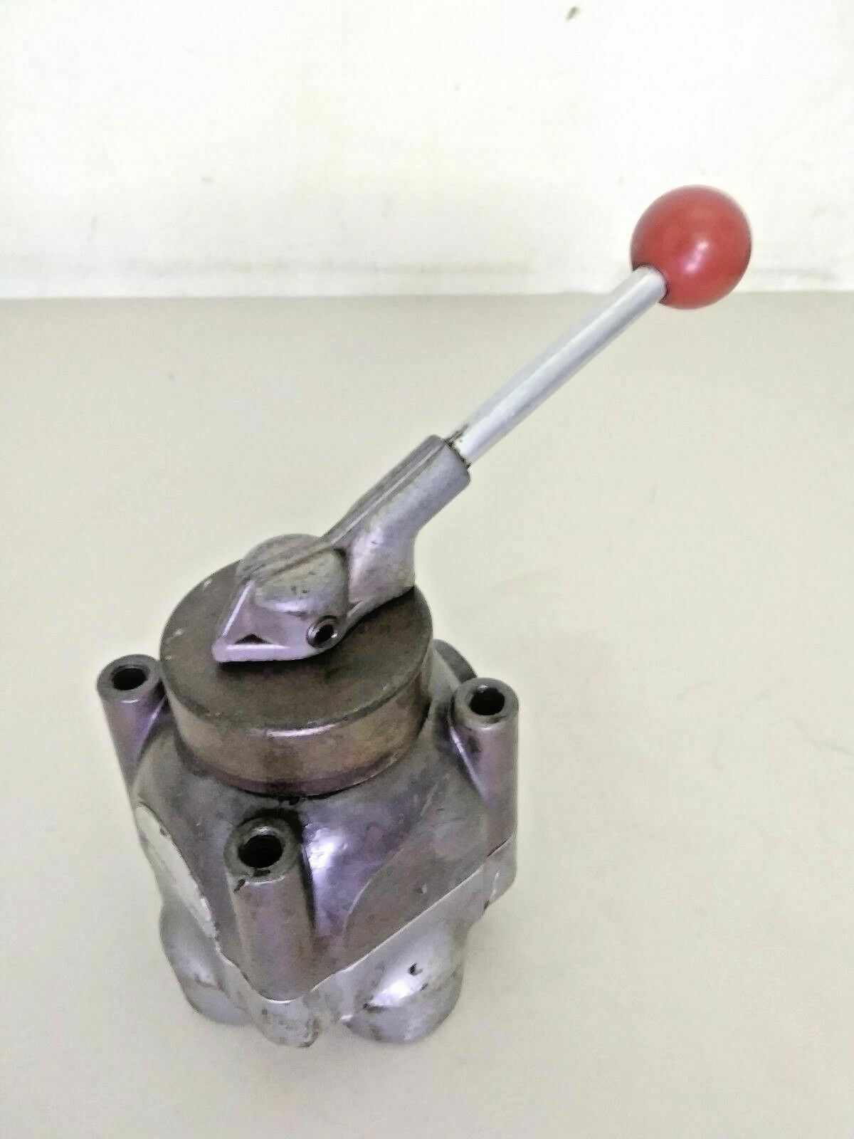 BARKSDALE VALVE 6943S3AC3-MC-J Pressure 2400 PSI - NEW