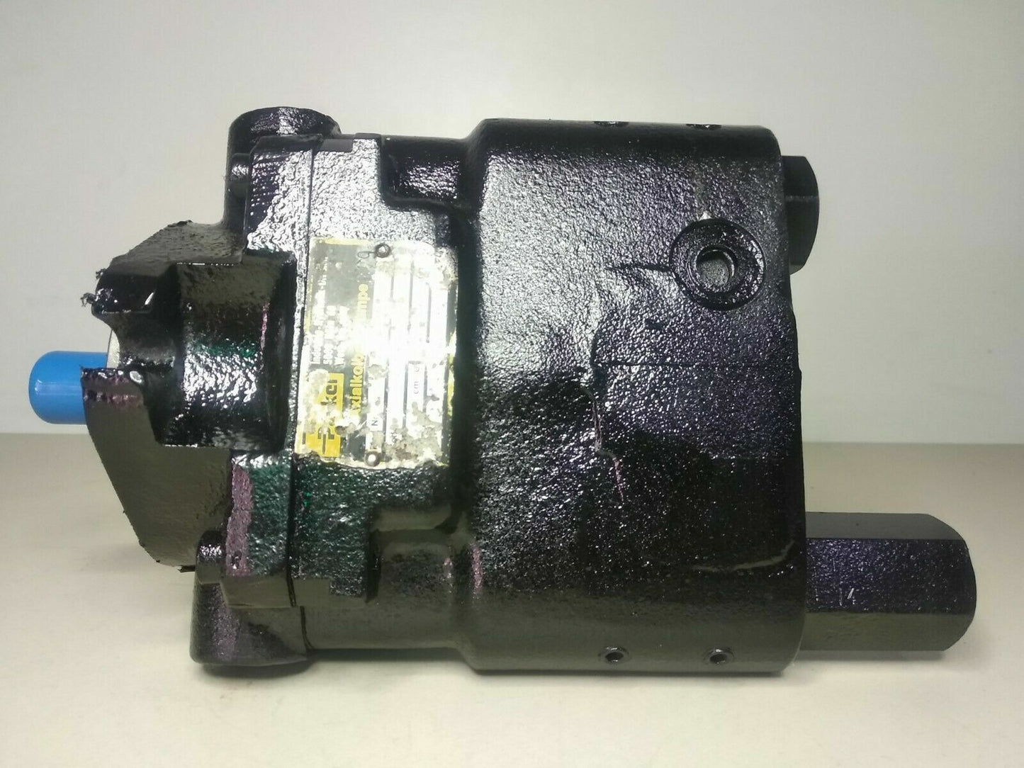 Parker PAV Series Hydraulic Axial piston pump Pmax: 350 bar - PRESSURE TESTED