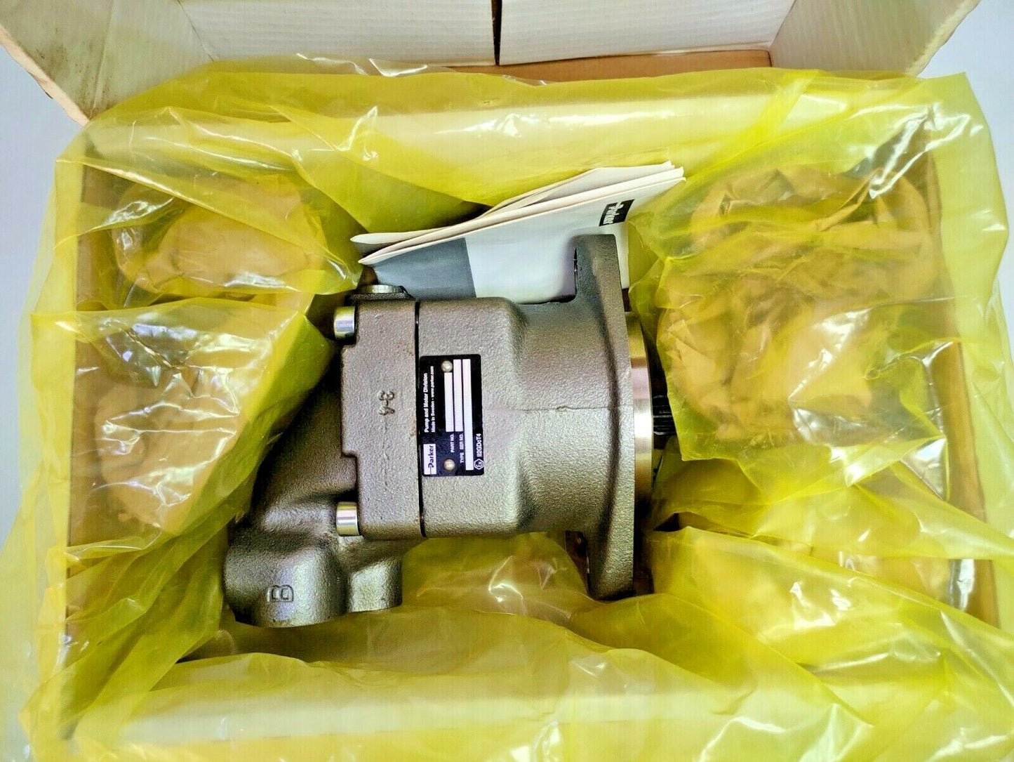 Parker F11-019-MB-SH-S-000 Hydraulic Motor Part No.: 3708466 - NEW