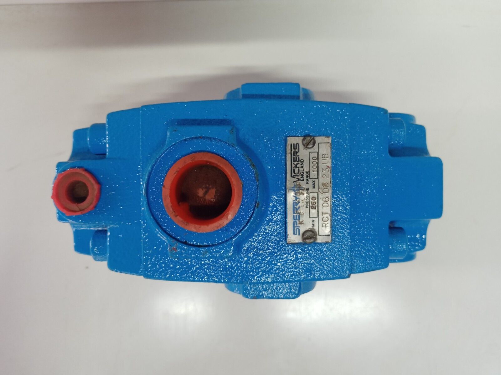 Vickers RCT 06 D2 23 UB Pressure Relief valve - NEW